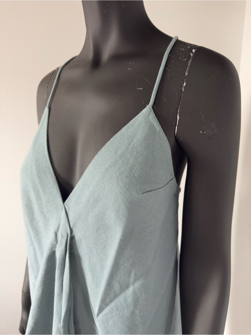 256. Aritzia Jace Light Blue V-Neck Spaghetti Strap Women's Top - Picture 4 of 7